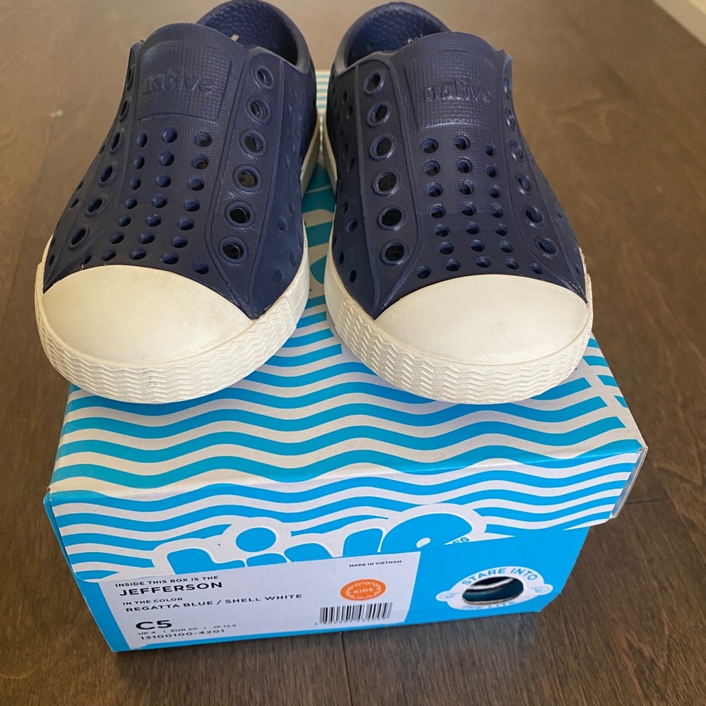Native Blue Shoes Size 5 Toddler